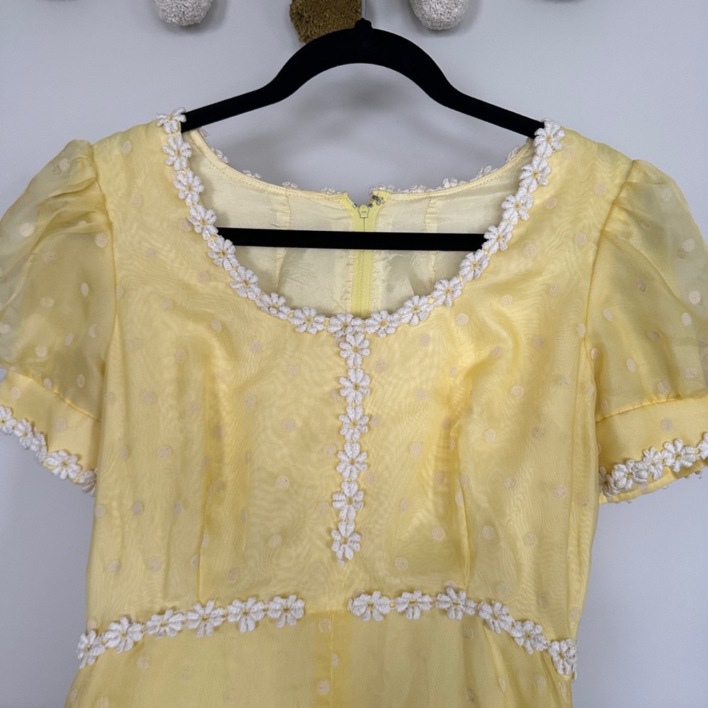 Vintage 70s yellow polka dot dress - Picture 2 of 3